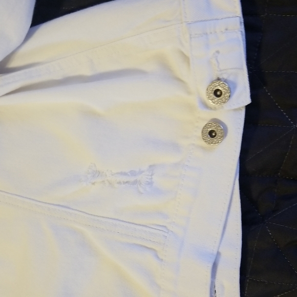 Signature Studio white jean jacket, Size XL - Picture 8 of 8